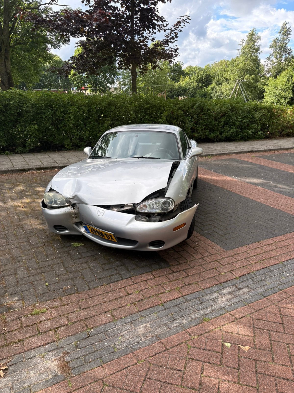 Mazda MX-5 1.6 I 2005 Grijs, 13 km/l, Achterwielaandrijving, 40 €/maand, 4 cilinders