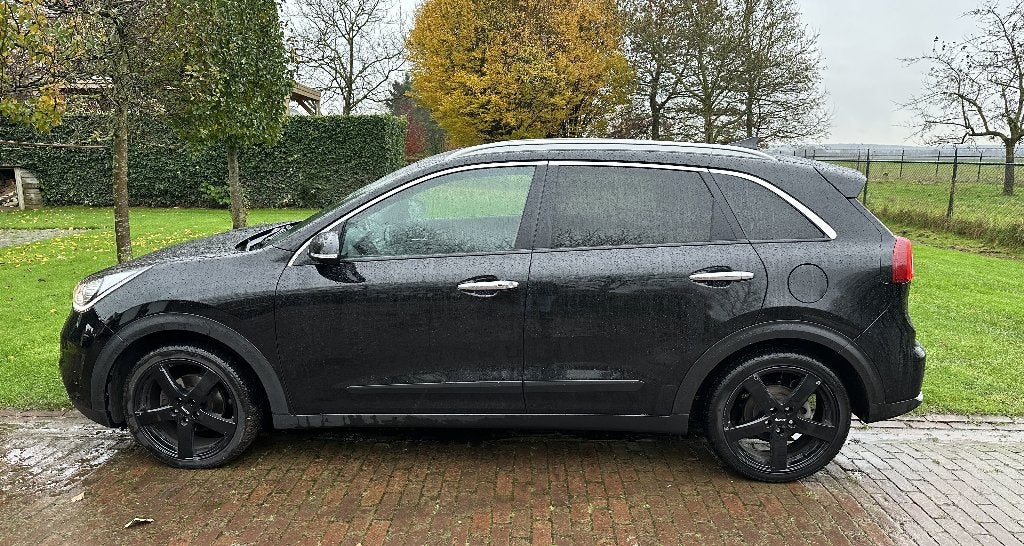 Kia Niro 1.6 GDi Hybrid 141pk Dct6 2017 Zwart, Auto's, Kia, 1580 cc, Zwart, Origineel Nederlands, 26 km/l