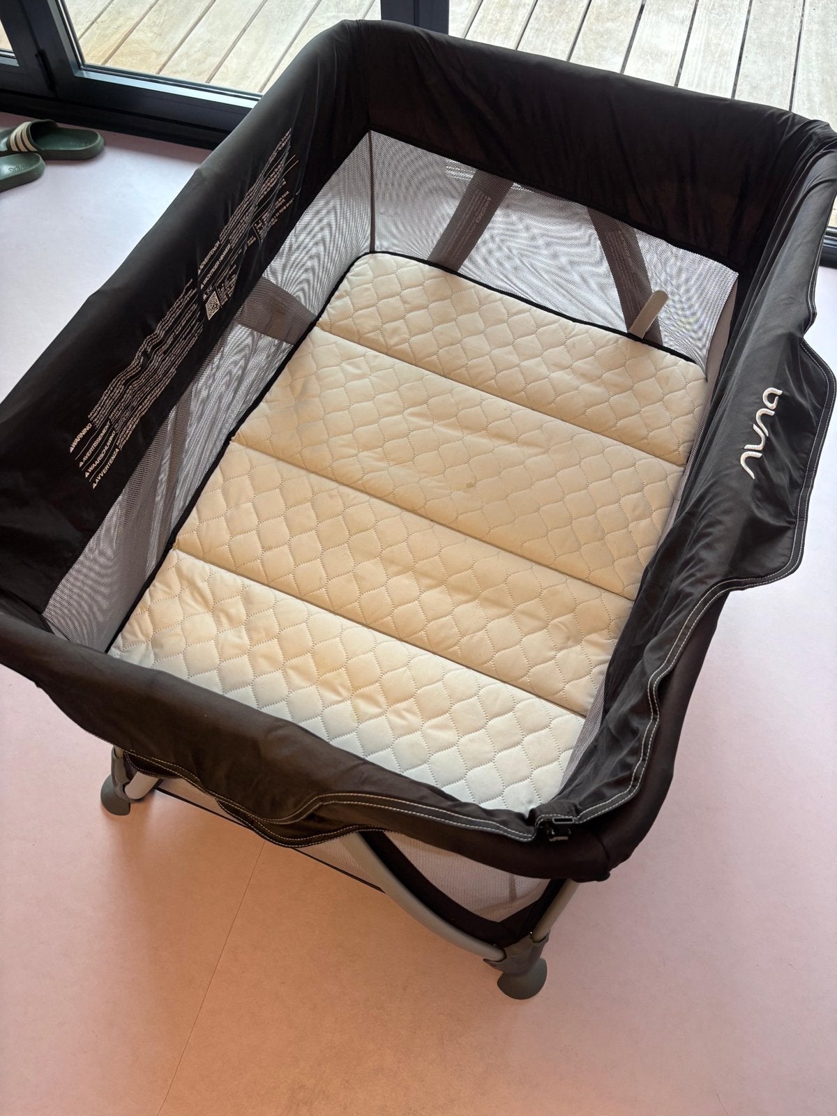 Nuna Sena reisbed - Inclusief Babyinzet en extra matras, Ophalen, Gebruikt, 70 tot 85 cm, Minder dan 140 cm