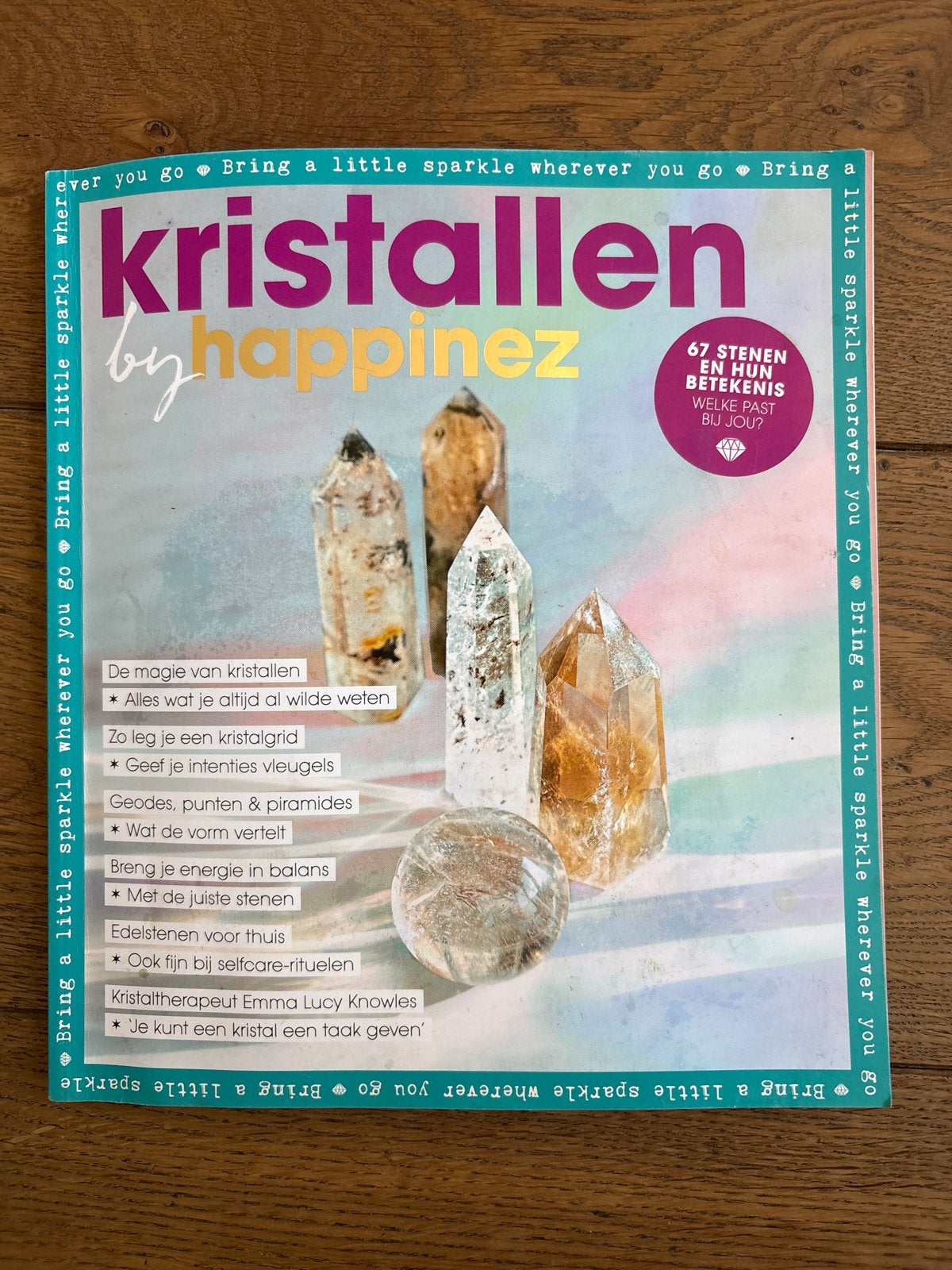 Kristallen by Happinez: 67 stenen en hun betekenis, Boeken, Ophalen of Verzenden, Zo goed als nieuw, Spiritualiteit algemeen, Achtergrond en Informatie
