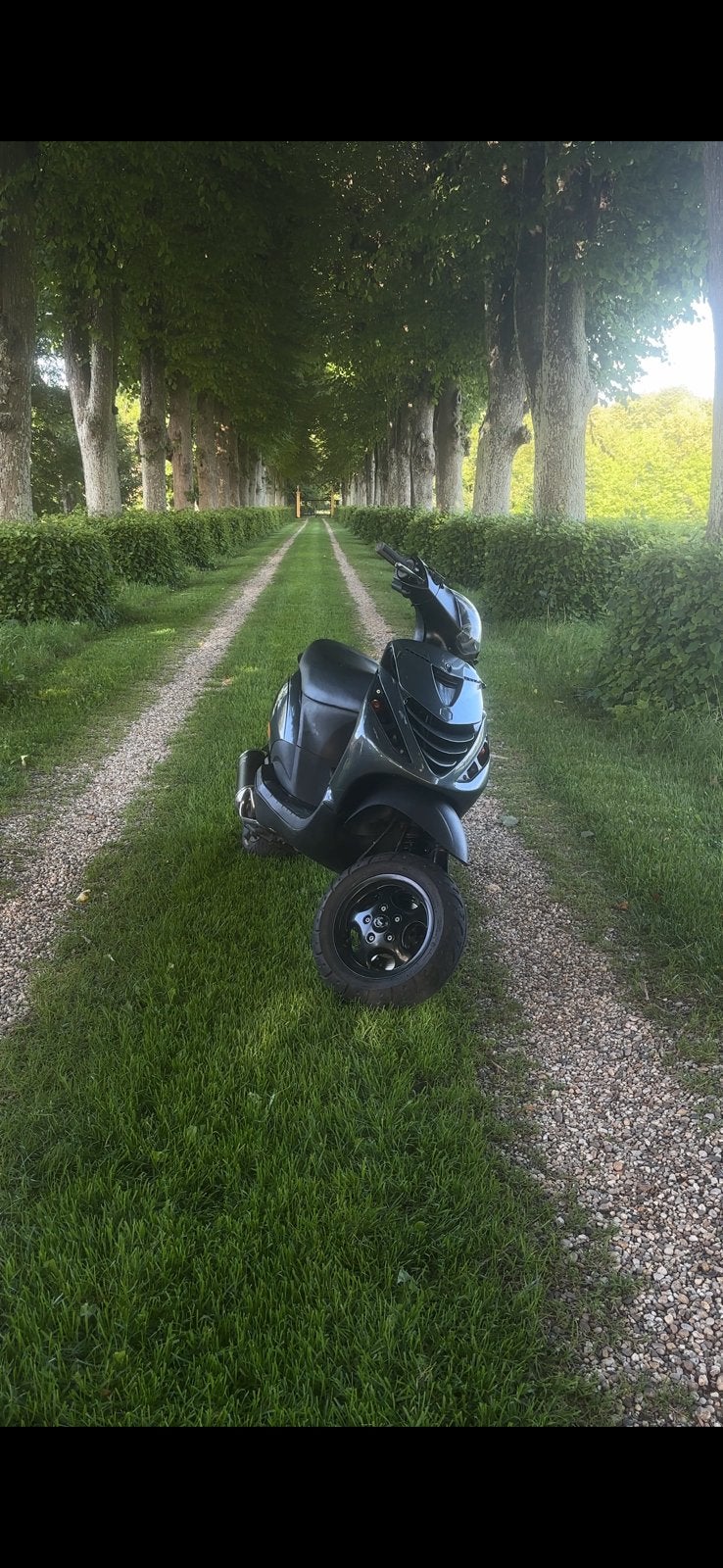Zip 100cc brom, Fietsen en Brommers, Scooters | Piaggio, Ophalen of Verzenden, Zo goed als nieuw, Benzine, Zip