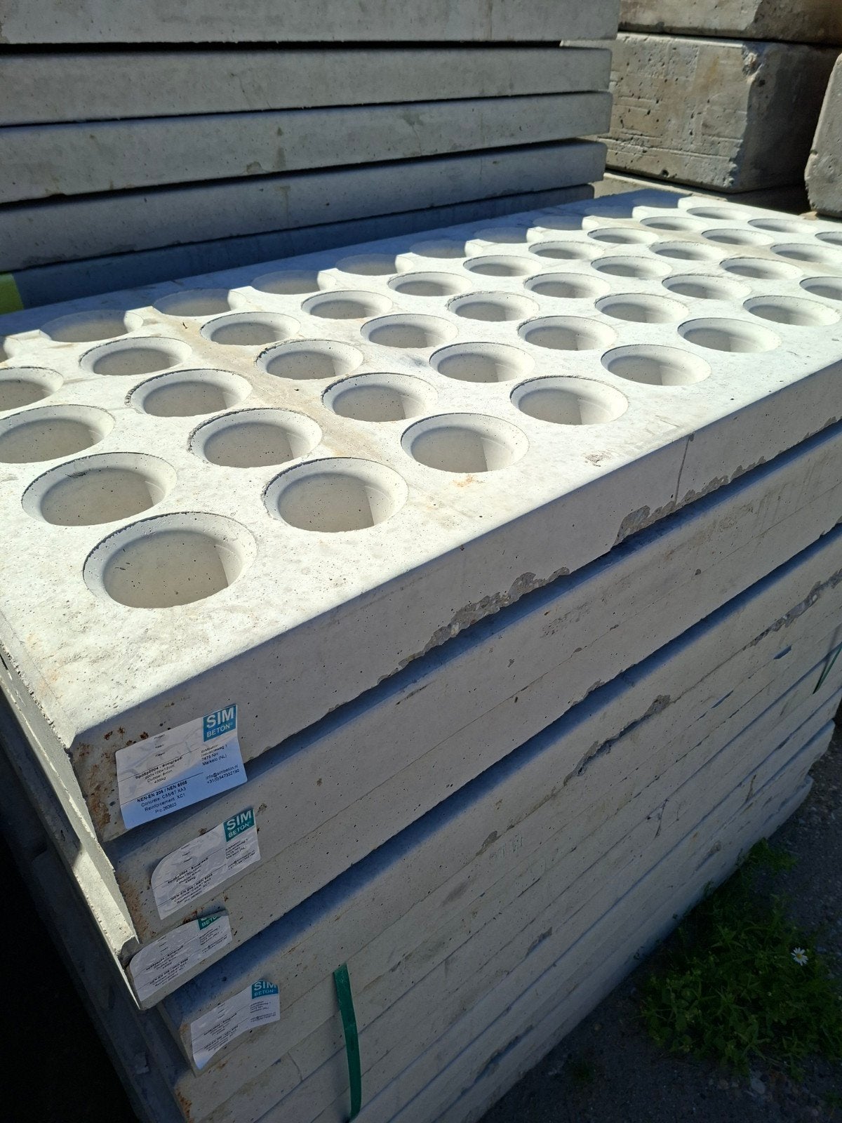Grasdoorgroei betonplaten.  2x1. B . Gratis bezorging!, Verzenden, Zo goed als nieuw