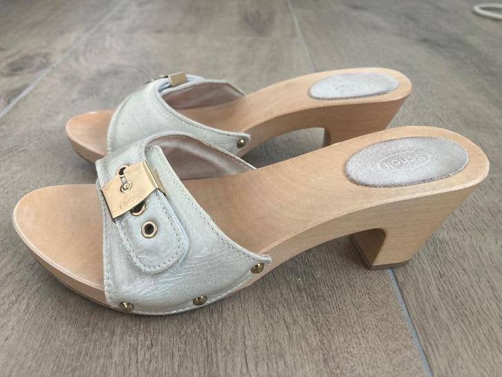 Halfhoge roomwitte lak lederen kleppers Scholl in mt 38, Scholl, Wit, Zo goed als nieuw, Sandalen of Muiltjes