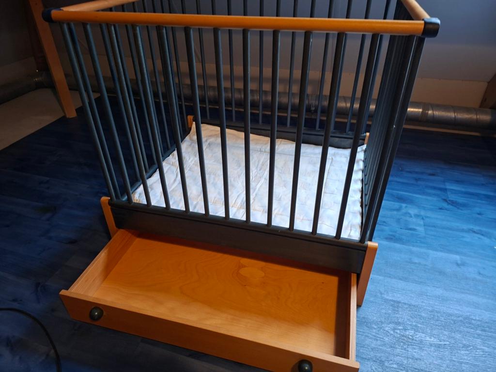 Blauwe houten kinderbox, Kinderen en Baby's, Boxen, Zo goed als nieuw, Vierkant, Lade, Ophalen