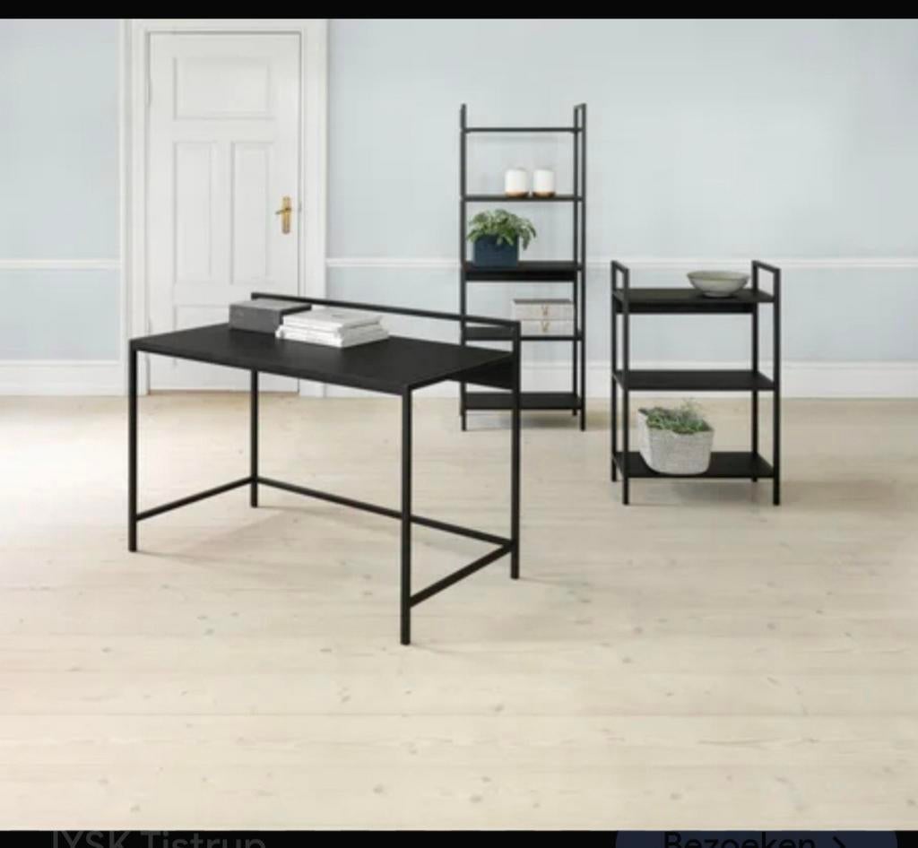 Tistrup bureau Jysk, Huis en Inrichting, Bureaus, Ophalen, 150 cm, Metaal, Zo goed als nieuw