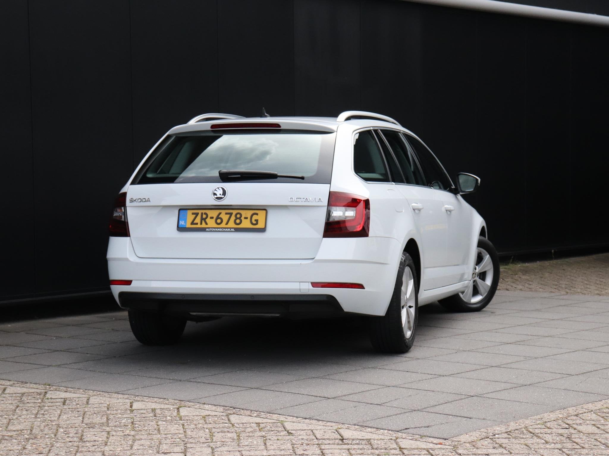 Skoda Octavia Combi 1.0 TSI Greentech Ambition Business | DS, Stof, Gebruikt, 116 pk, Wit