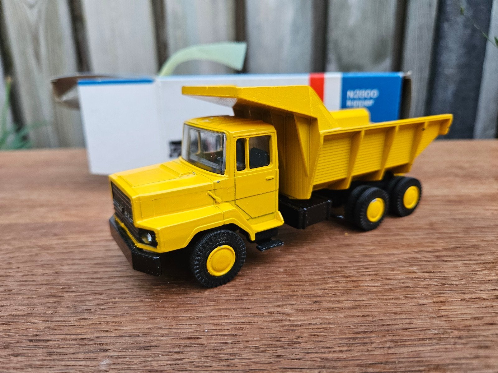 Lioncar Daf N2800 kipper dumper Geel ovp 1:50, Ophalen of Verzenden, Zo goed als nieuw, Bus of Vrachtwagen, Lion Toys