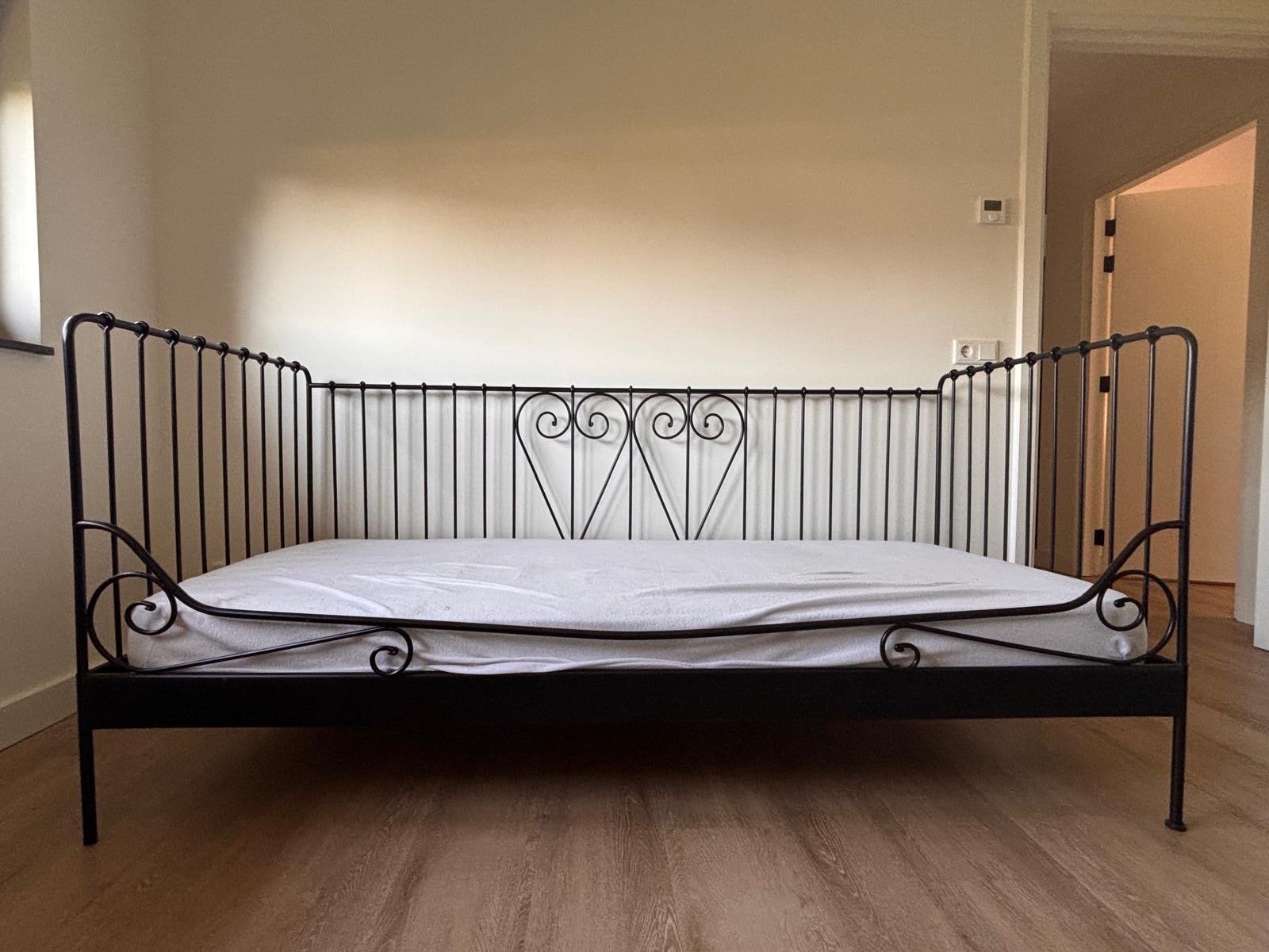IKEA bed zwart staal met matras (optioneel), Ophalen, Gebruikt, 90 cm, Eenpersoons