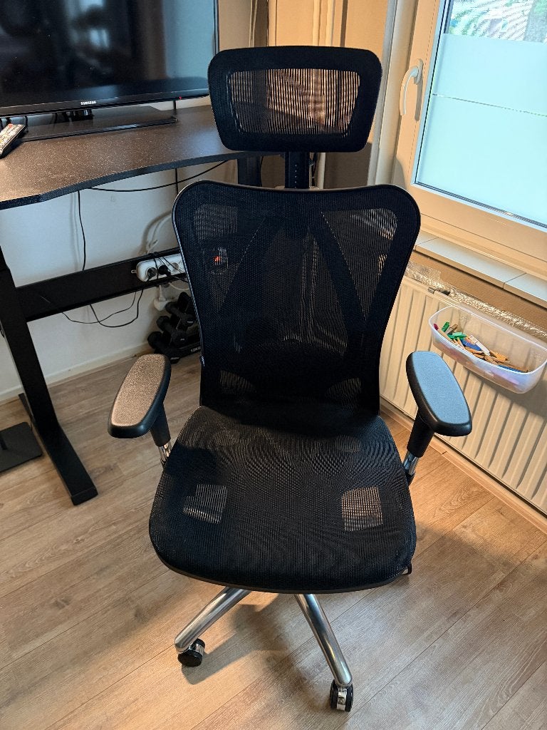 Te koop: Ergonomische bureaustoel en verstelbaar bureau, Ophalen, Zwart, Zo goed als nieuw, Bureaustoel