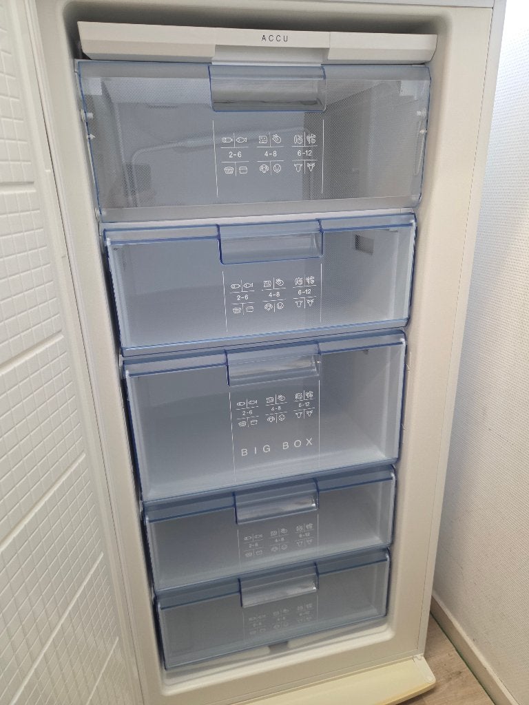 vrieskast - Bosch - Big Box - 5 lades, Witgoed en Apparatuur, Gebruikt, Duitsland, Nl-infocentrum-bosch@bshg.com, 140 tot 160 cm