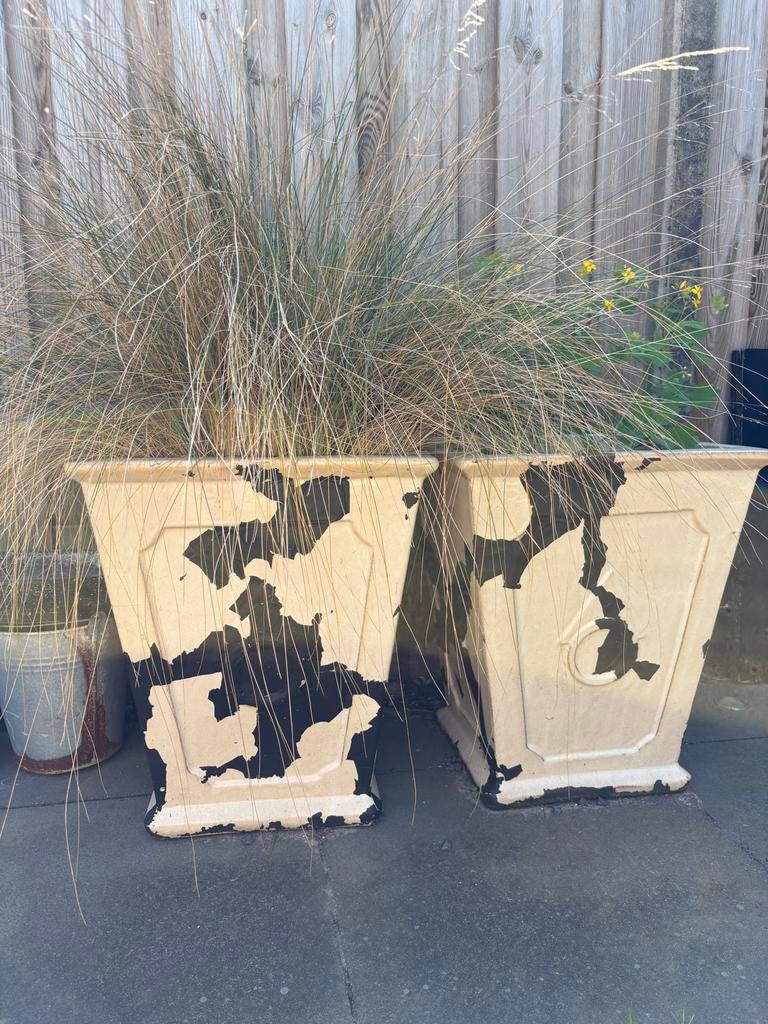 Twee Grote bloembakken voor buiten, Tuin en Terras, Bloembakken en Plantenbakken, Ophalen, Overige materialen, Gebruikt, Vierkant