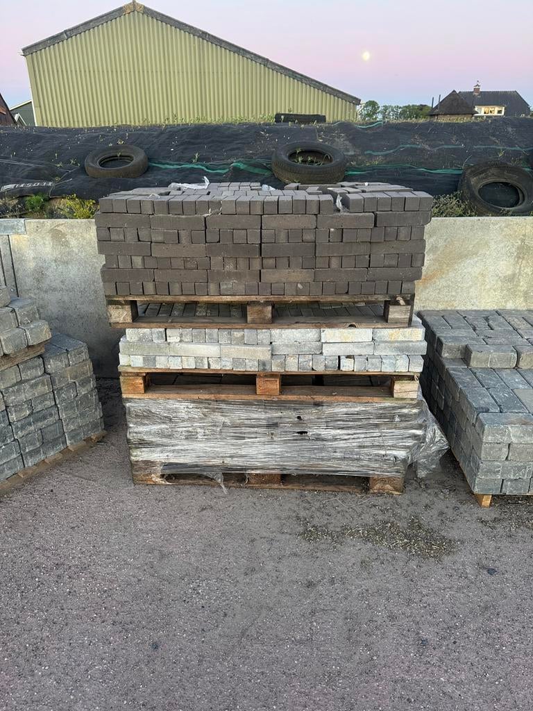 Hardstenen klinkers, Tuin en Terras, Ophalen, Klinkers, Zo goed als nieuw, Natuursteen