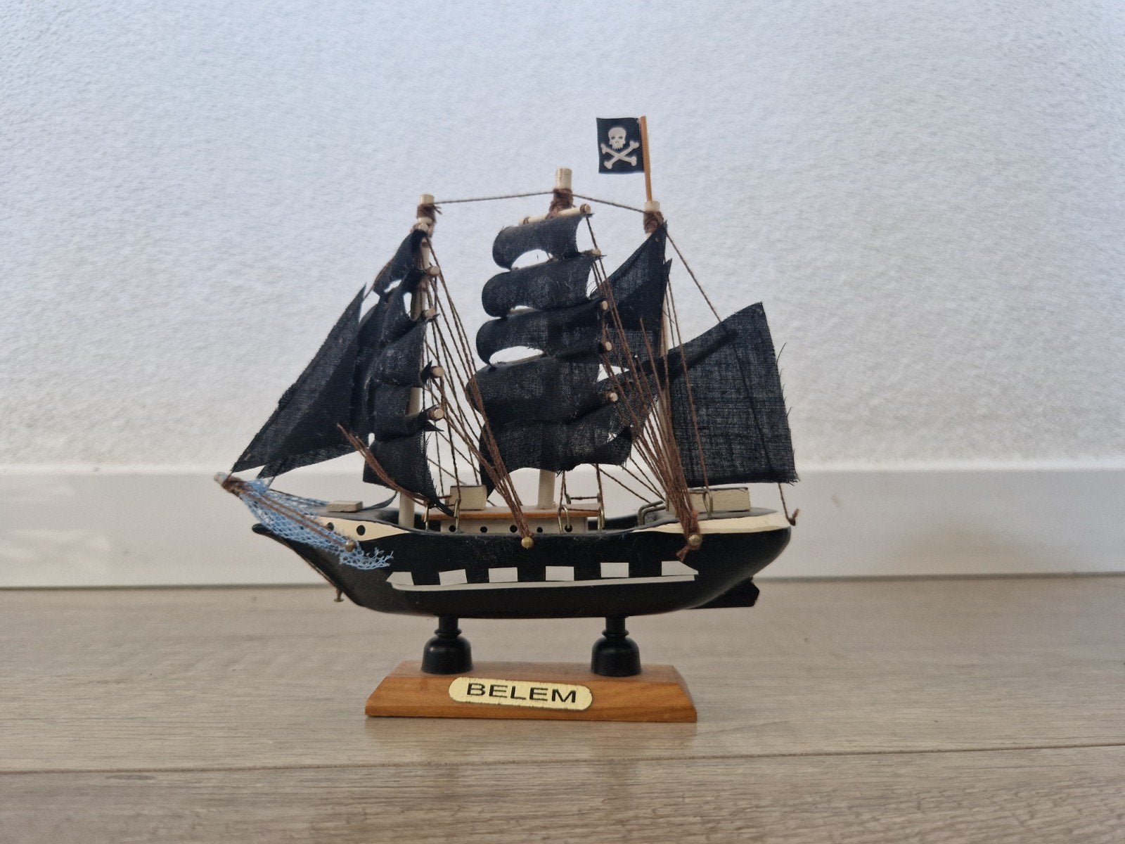 Miniatuur boot schip piratenschip belem zwart, Hobby en Vrije tijd, Modelbouw | Boten en Schepen, Ophalen of Verzenden, Zo goed als nieuw