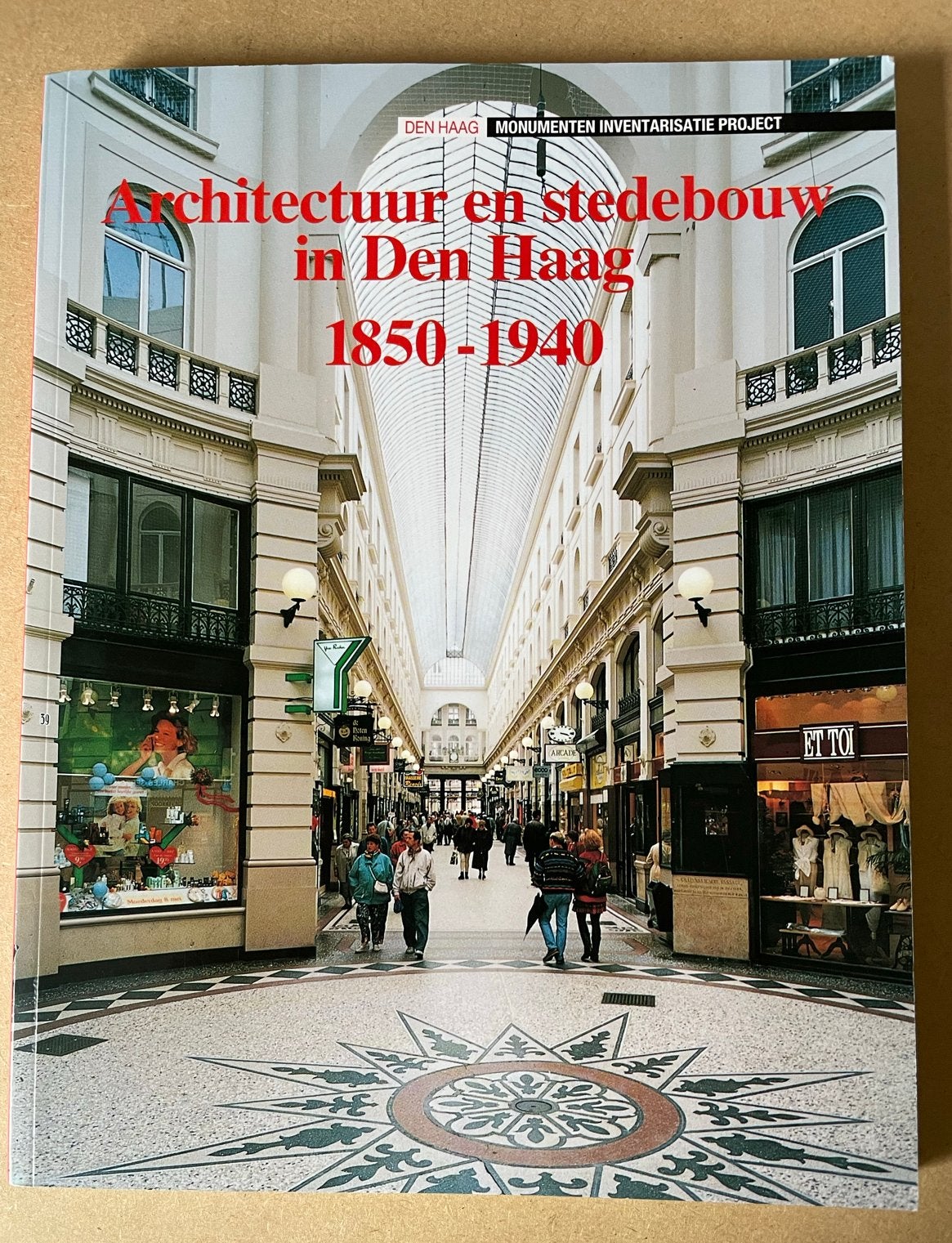 Architectuur en stedebouw in Den Haag 1850-1940, Ophalen of Verzenden, Gelezen