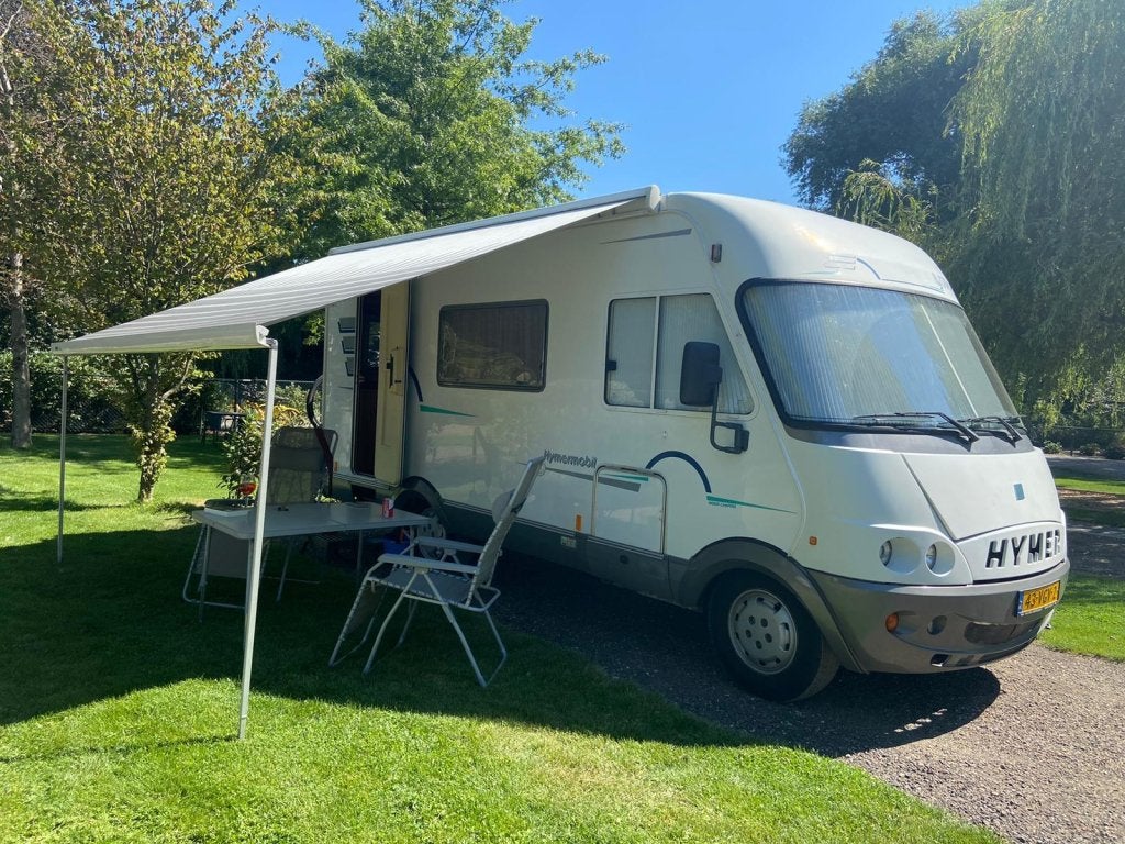 Foto 21 van Hymer B544 Kleine compacte intergaal camper voor 5 personen