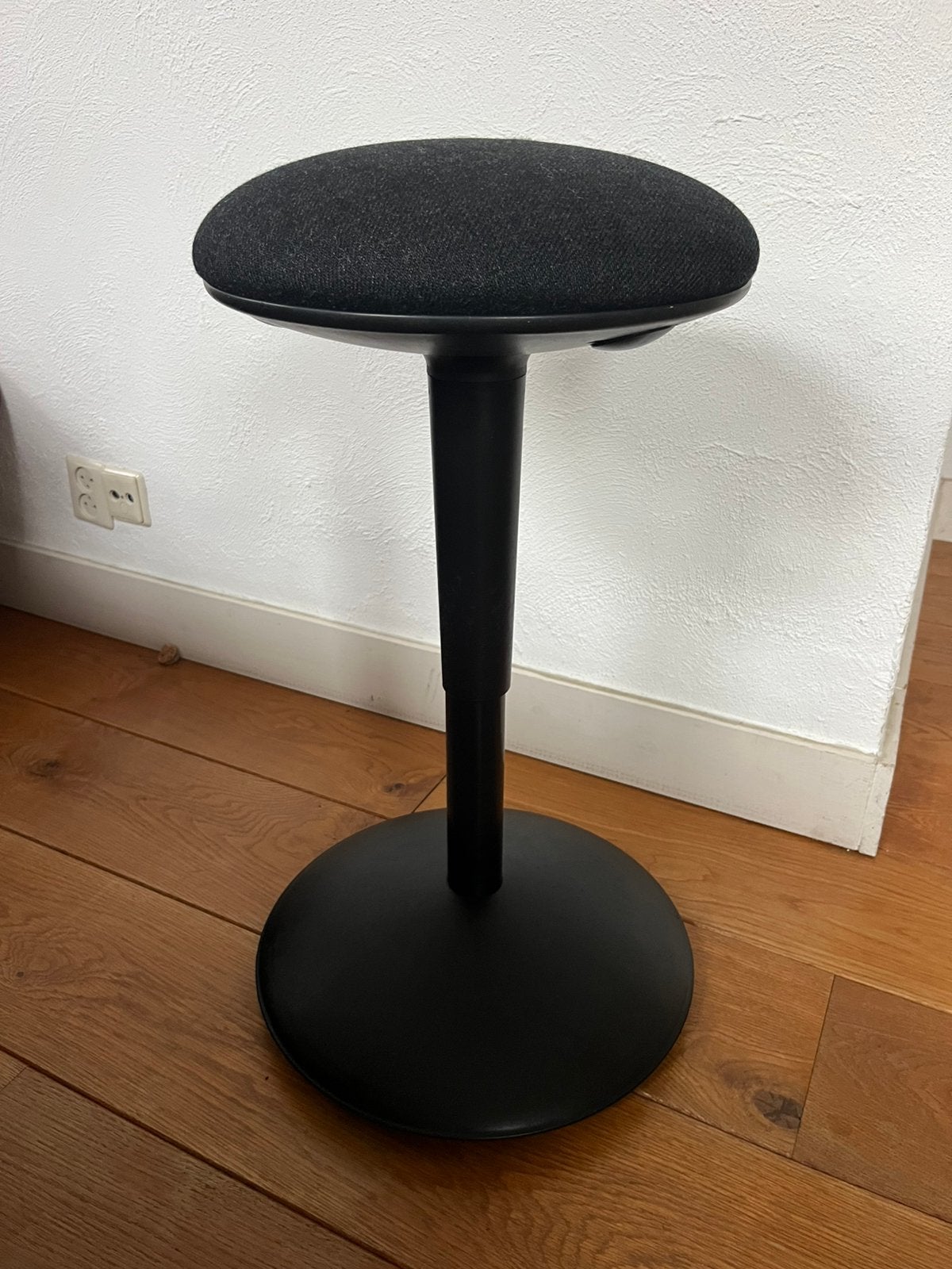 Vintage ergonomische designer wiebelkruk zwart, Huis en Inrichting, Ophalen, Ergonomisch, Zo goed als nieuw, Zwart