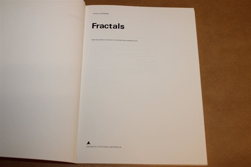 Fractals — Lauwerier, Meetkundige Fig Eindeloze Herhaling, Boeken, Ophalen of Verzenden, Zo goed als nieuw, Natuurwetenschap