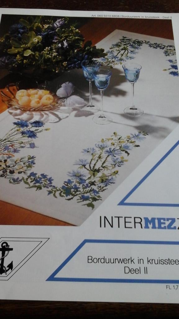 Intermezzo borduren in kruissteek deel 2, Ophalen of Verzenden, Zo goed als nieuw, Handborduren, Patroon