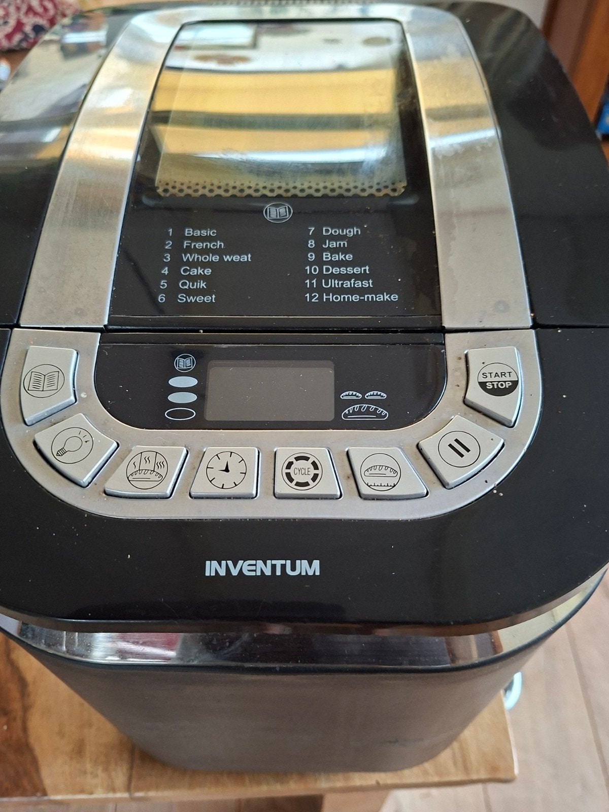 Inventum Broodbakmachine - Zwart, met 12 programma's, Met timer, Gebruikt, Kijkvenster, 800 tot 1200 gram deeg