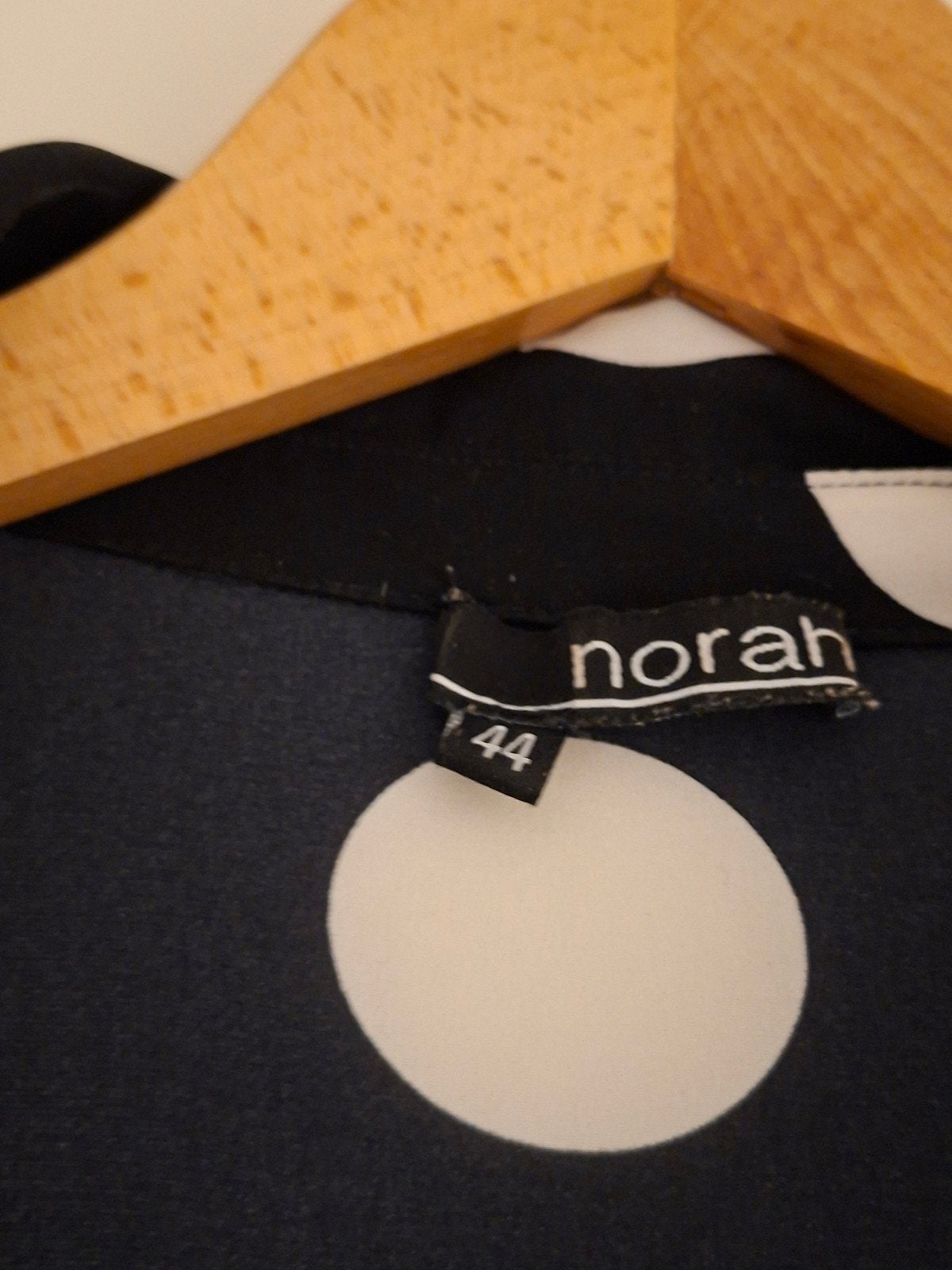 Norah Zwart-witte Polkadot Jurk Maat 44, Kleding | Dames, Jurken, Zwart, Maat 42/44 (L), Ophalen of Verzenden, Zo goed als nieuw
