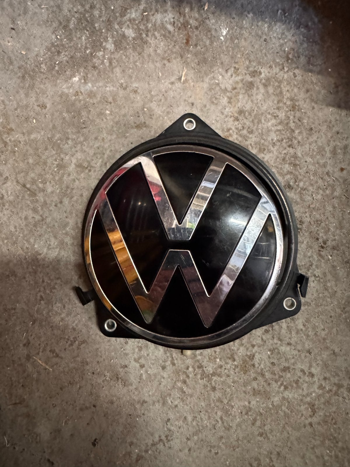 VW Golf 8 Achterklep Handgreep met Logo, Gebruikt, Achterklep, Volkswagen, Ophalen of Verzenden