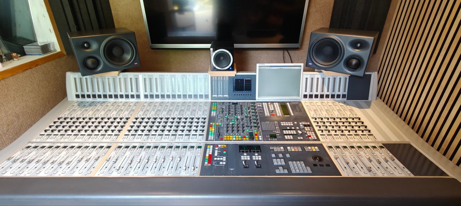 Studer D950M2 Digitale Mengtafel, Muziek en Instrumenten, Ophalen, Gebruikt, 20 kanalen of meer, Microfooningang