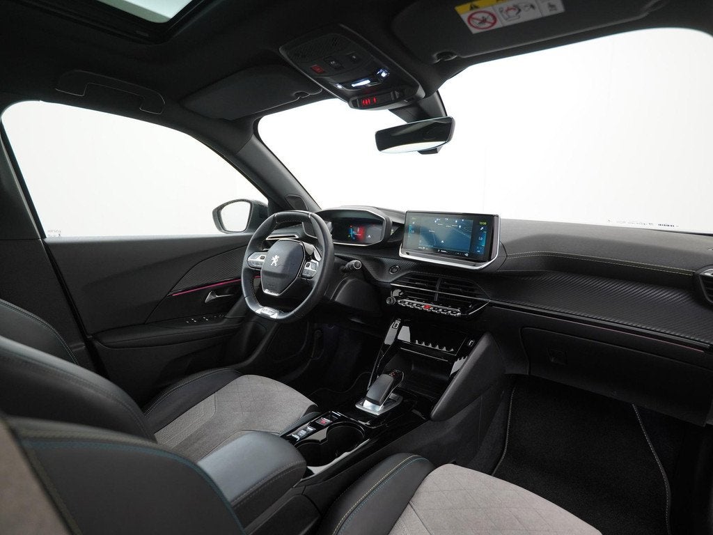 Peugeot e-2008 EV GT Pack 50 kWh 3 Fase | Trekhaak | Panoram, Auto's, Peugeot, 136 pk, Gebruikt, 1523 kg, 315 min
