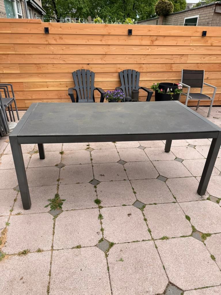 Tuintafel van steen met 4 stoelen ( leuk bod), Ophalen, Gebruikt, Rechthoekig, Overige materialen