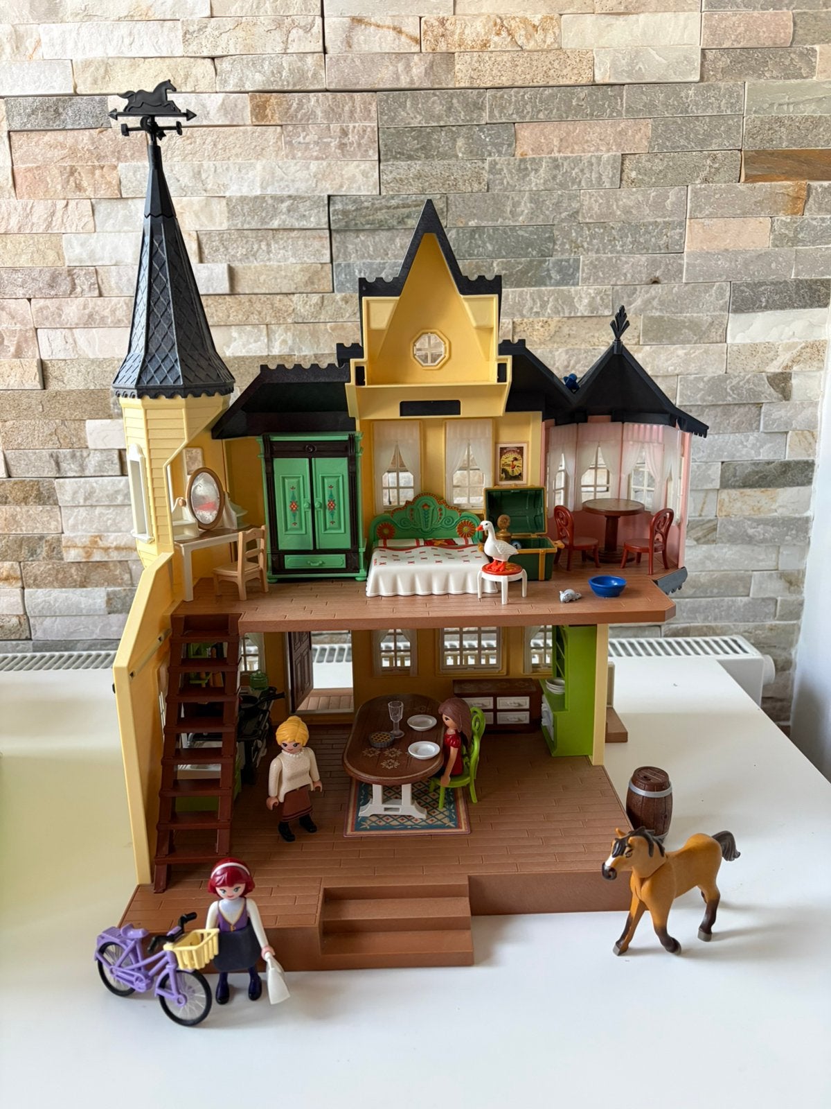 Prachtig Playmobil huis, met inrichting en paard, Kinderen en Baby's, Speelgoed | Playmobil, Ophalen of Verzenden, Zo goed als nieuw