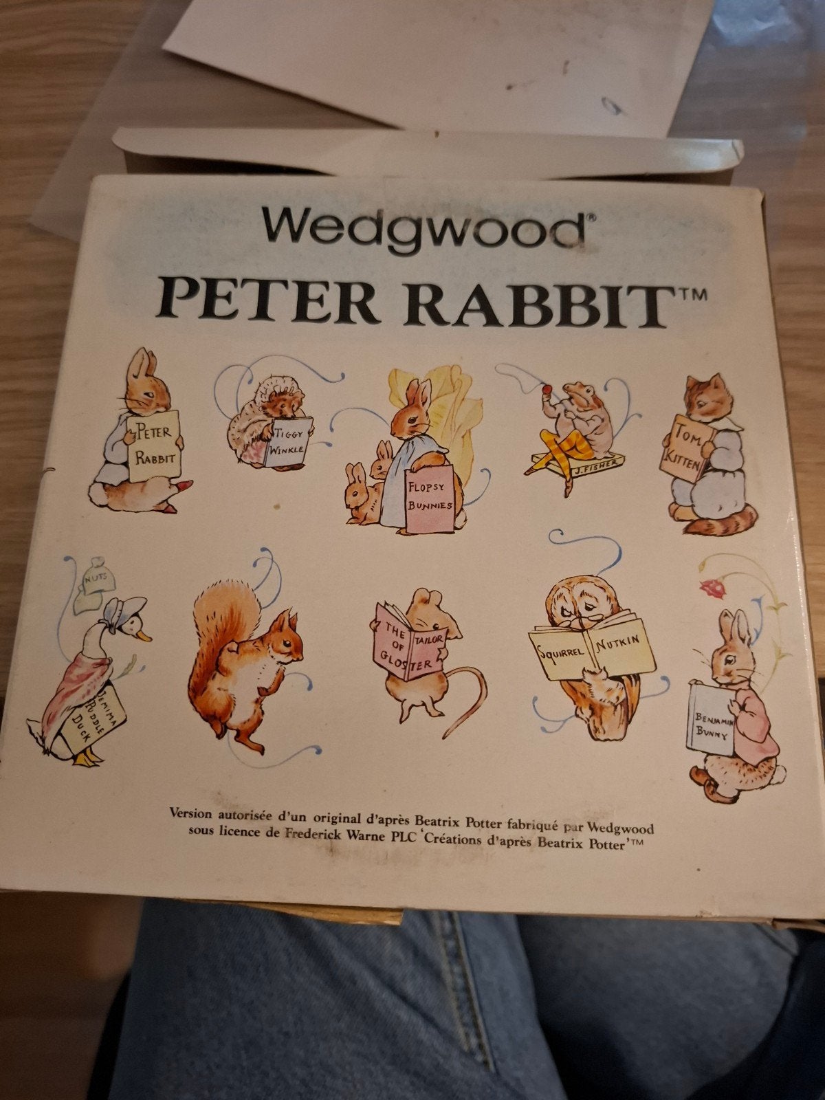 Wedgwood Peter Rabbit Kinderbordje in originele doos, Ophalen of Verzenden, Zo goed als nieuw
