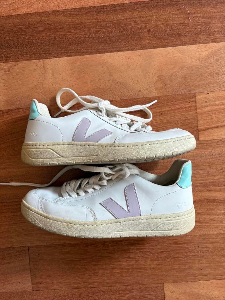 Veja sneakers/gympen maat 38 zo goed als nieuw, Kleding | Dames, Schoenen, Ophalen of Verzenden, Zo goed als nieuw, Overige kleuren