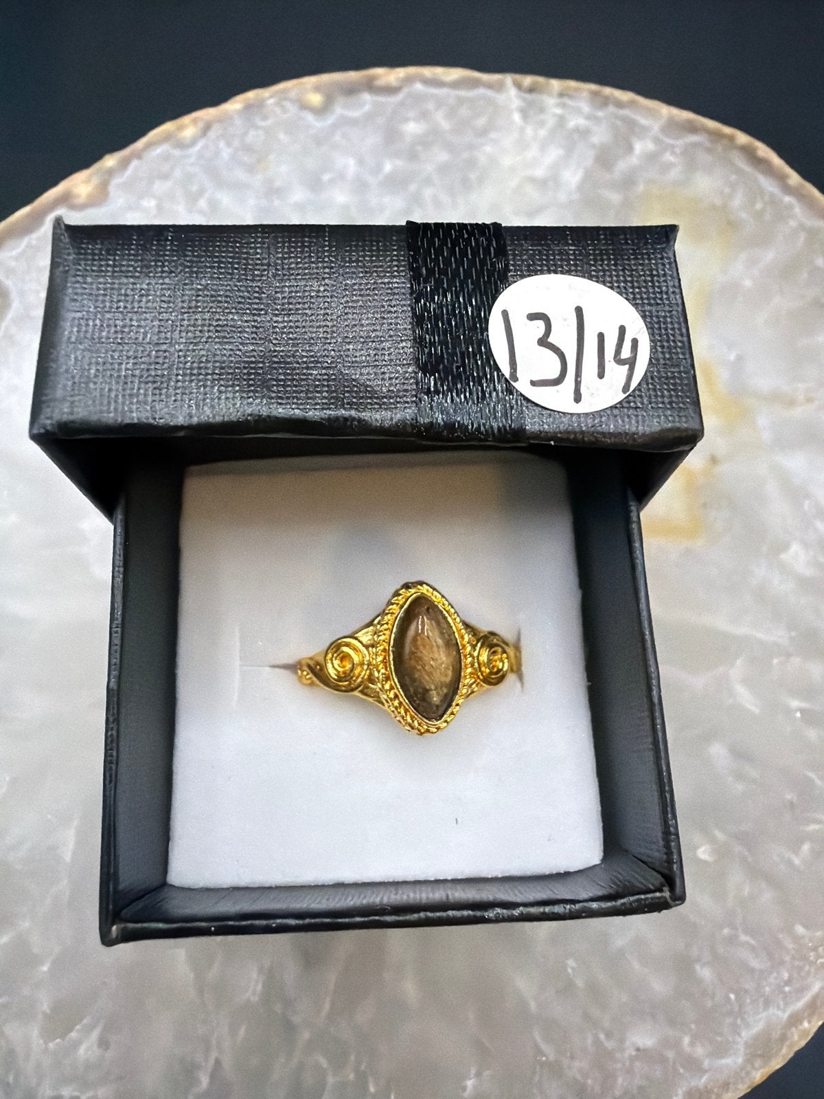 Vergulde Messing Ring met Tijgeroog Steen, Overige materialen, Nieuw, Ophalen of Verzenden, X