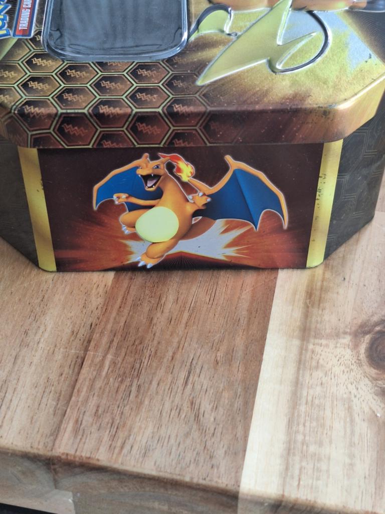Pokemon Hidden Fates doosje, Ophalen of Verzenden, Gebruikt, Overige typen