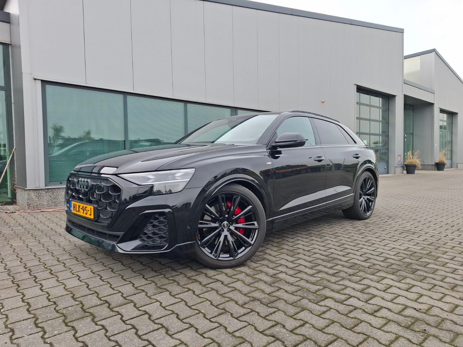 Audi Q8 60 Tfsi e Quattro 462pk Tiptronic 23Inch Panodak Btw, 2995 cc, 462 pk, Q8, Zwart