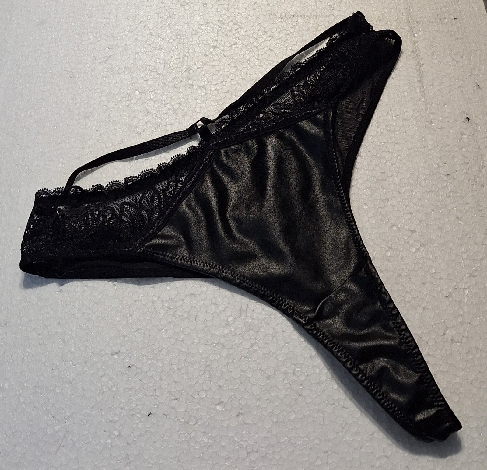 Sexy leatherlook nieuwe string maat 38 (M), Ophalen of Verzenden, Zwart, String