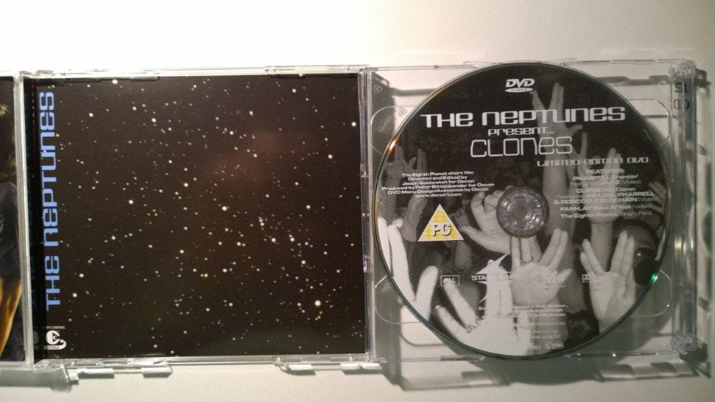 The Neptunes - Clones (CD + DVD), Ophalen of Verzenden, 2000 tot heden, Zo goed als nieuw