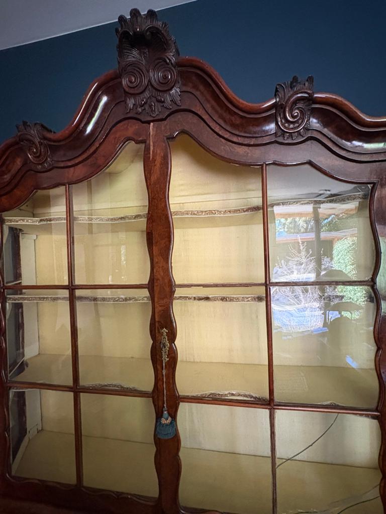 Antieke vitrinekast met beschadigde ruitjes, Huis en Inrichting, Kasten | Vitrinekasten, Gebruikt, 150 tot 200 cm, 100 tot 150 cm