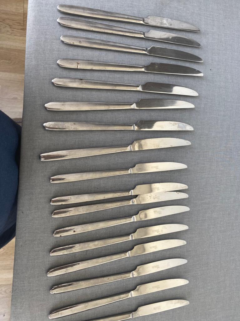 Messen merk Sola. 17 stuks, Ophalen of Verzenden, Gebruikt, Rvs of Chroom, Los bestek