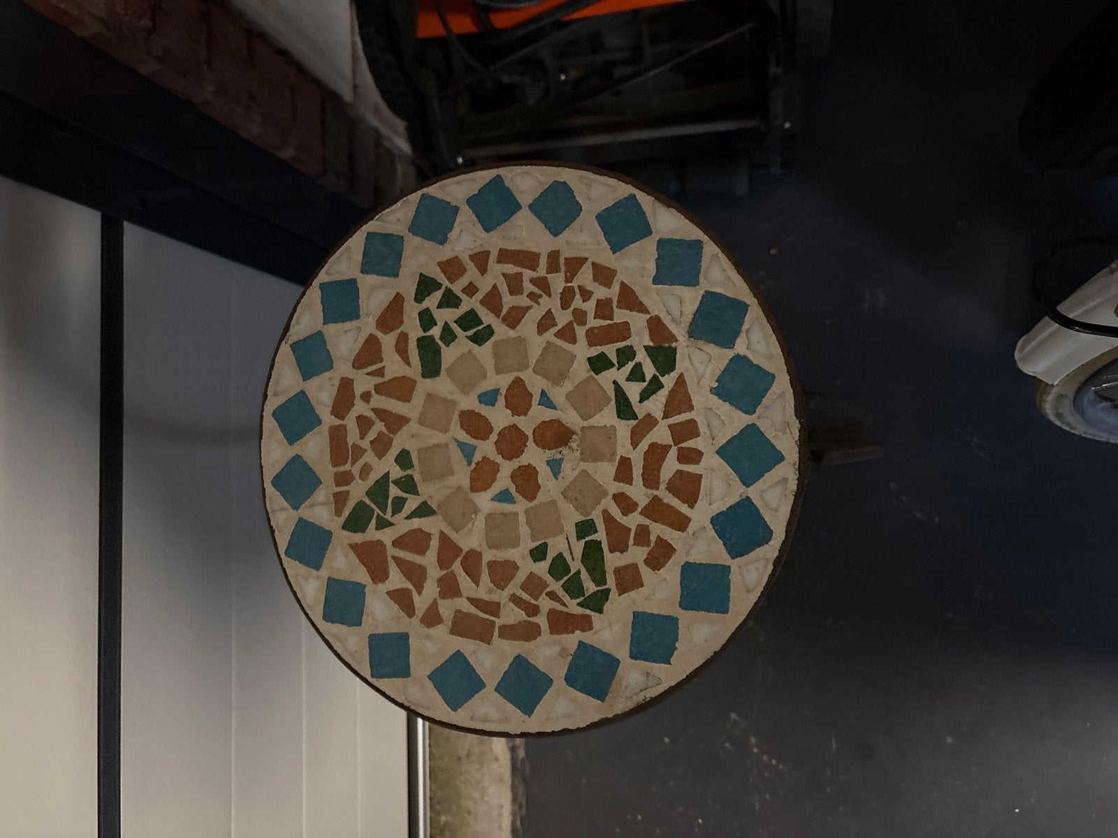 Mozaïek bijzettafel, Huis en Inrichting, Ophalen, Minder dan 55 cm, Gebruikt, Metaal of Aluminium