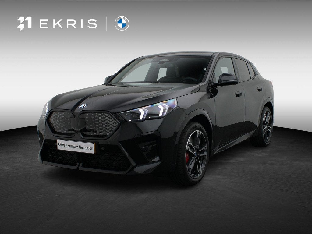 BMW iX2 eDrive20 M Sportpakket Pro | M Sport Edition | Premi, Auto's, BMW, Stof, IX2, 750 kg, Zwart