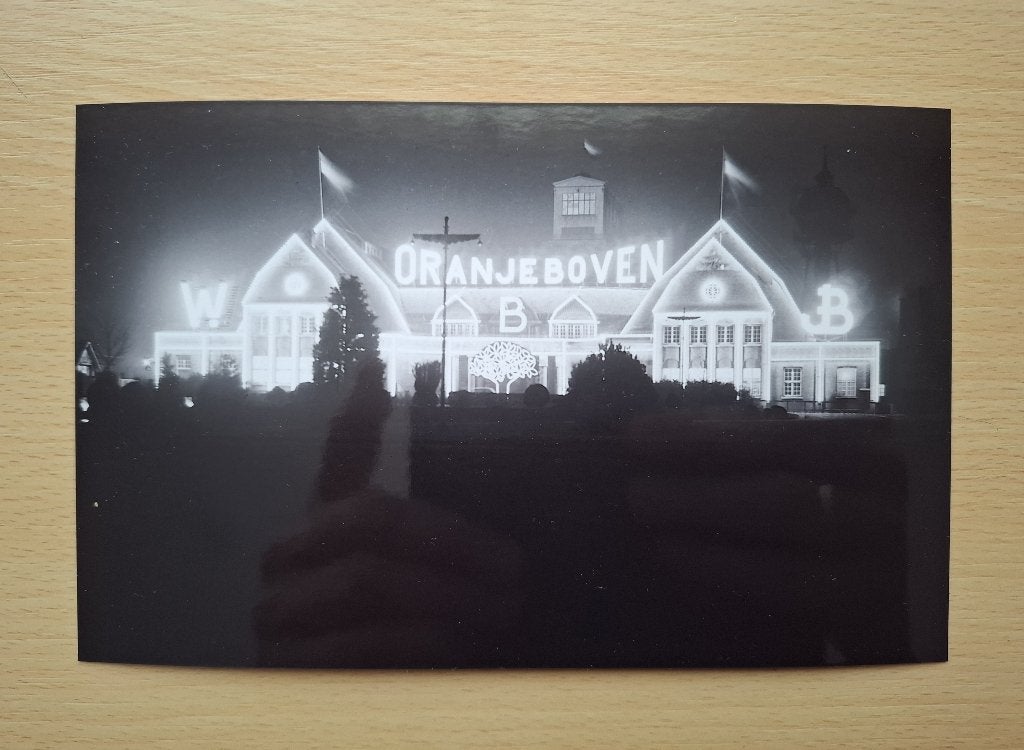 Foto staatsmijn Hendrik bij avond - Brunssum - 1938, Verzenden, Foto, Nieuw, Gebouw