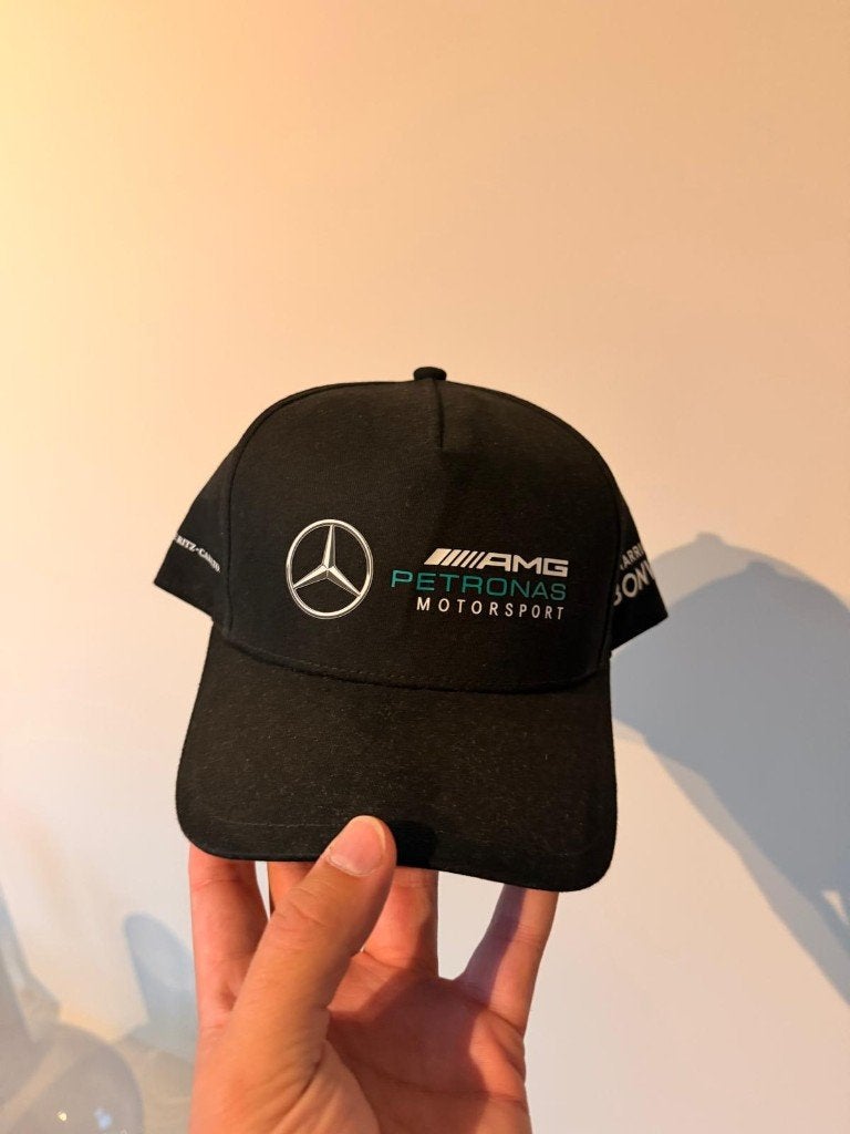 Formule 1 Mercedes pet, One size fits all, Ophalen of Verzenden, Pet, Mercedes