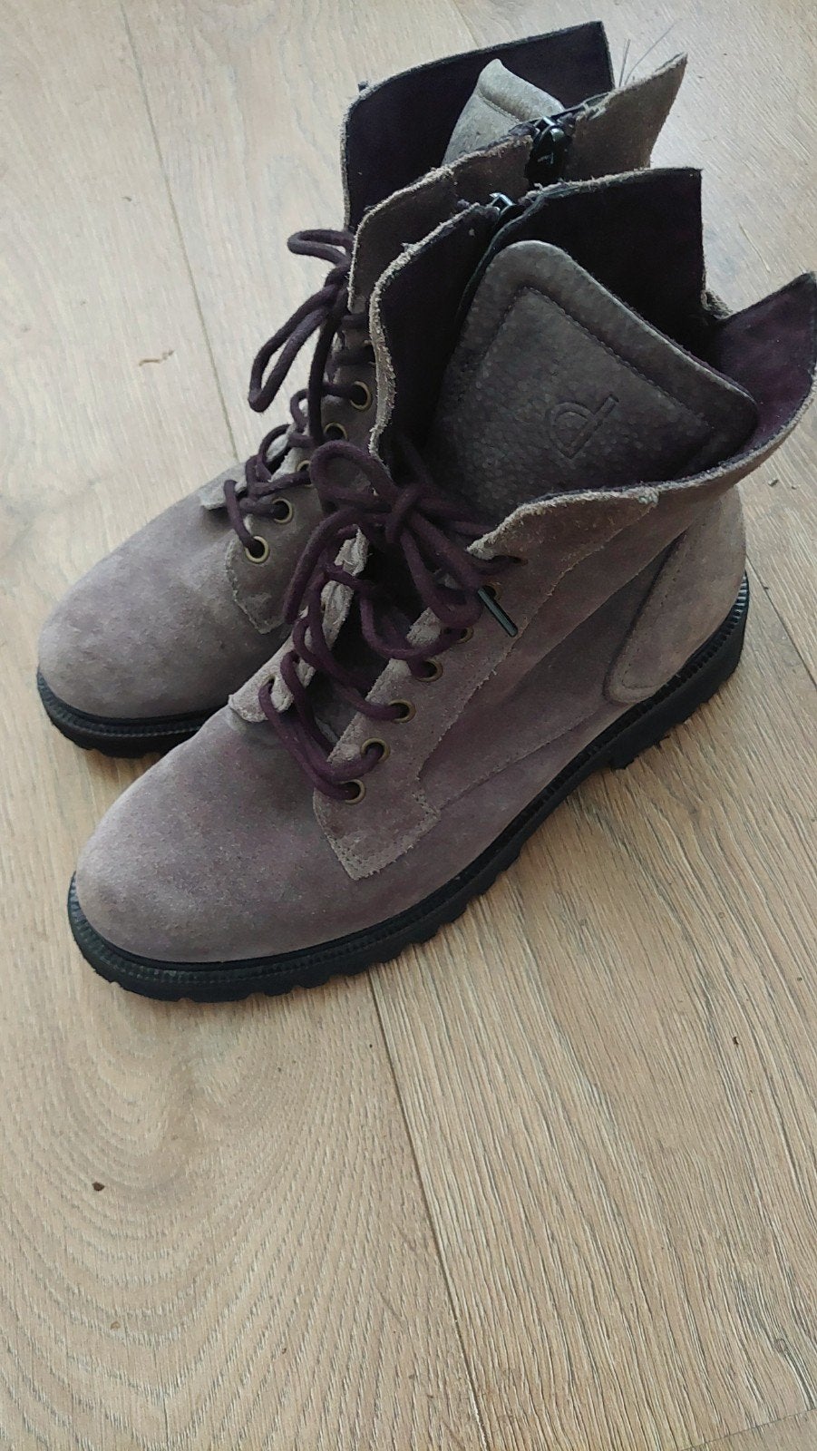 Grijze suede veterlaarsjes Durea, maat 39, Durea, Ophalen of Verzenden