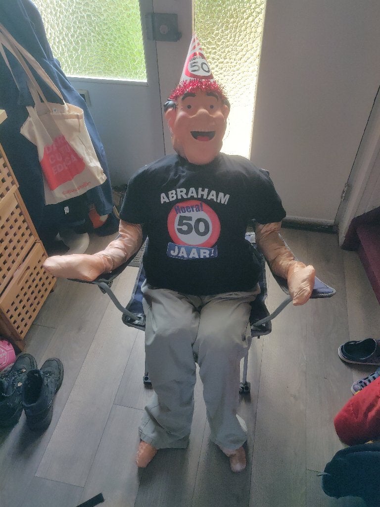 Abraham 50 jaar feestpakket: pop, vlag en slinger, Ophalen, Zo goed als nieuw, Feestartikel, Abraham of Sarah