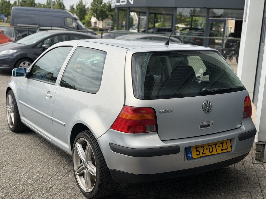 Volkswagen Golf Carplay 2.0 Highline (bj 2000, automaat), foto 4