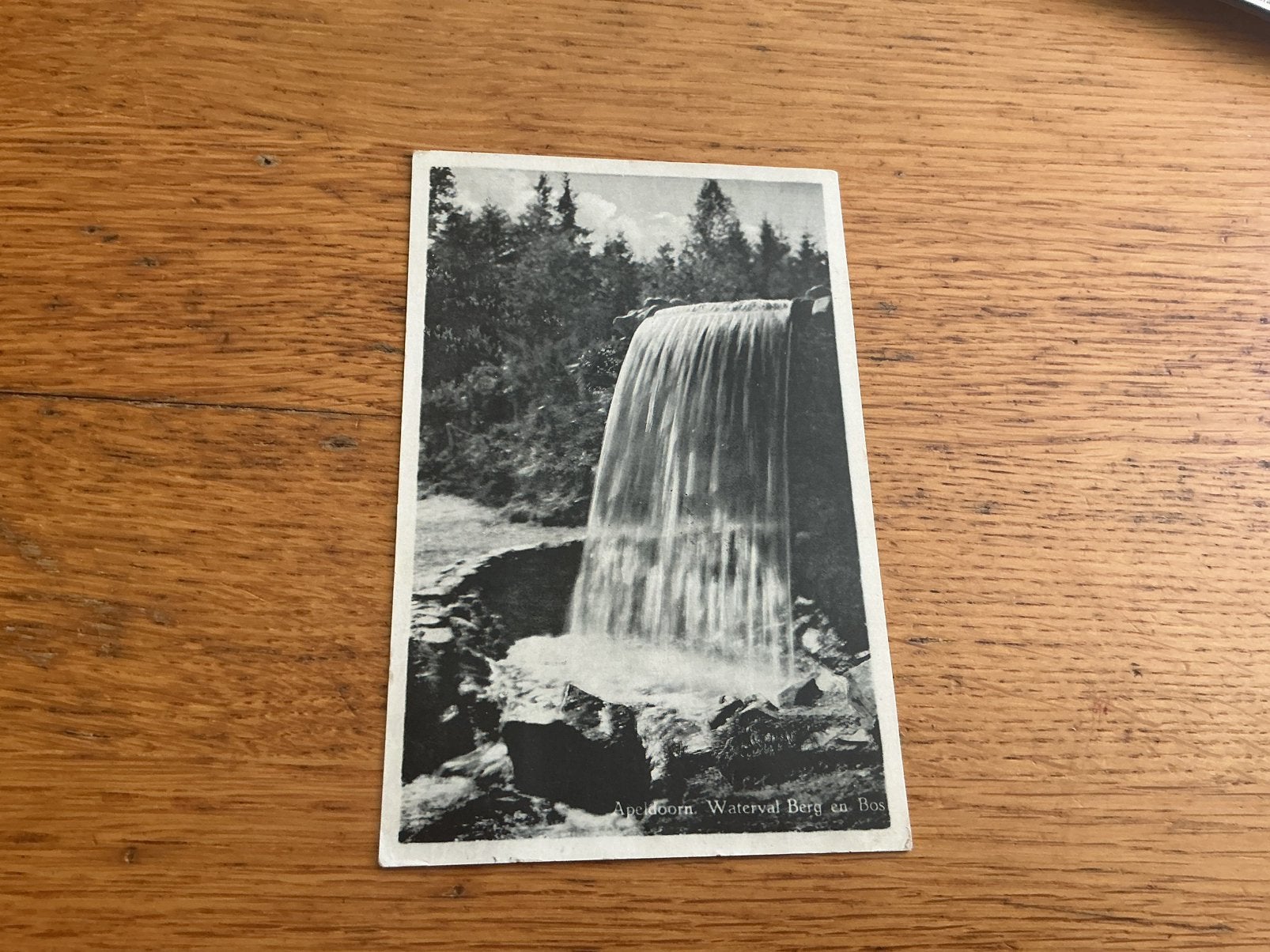 O702 Apeldoorn waterval Berg en Bos, Ophalen of Verzenden, 1940 tot 1960, Gelderland