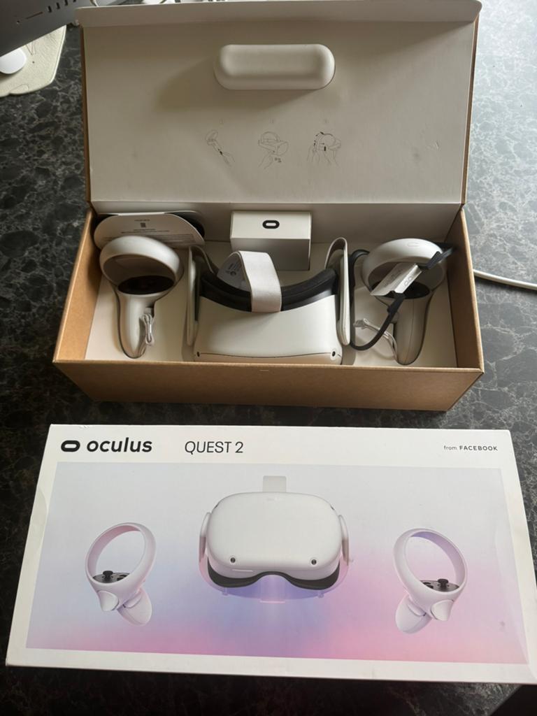 Oculus Meta Quest 2 VR-bril en controlers 128gb, Ophalen, Zo goed als nieuw