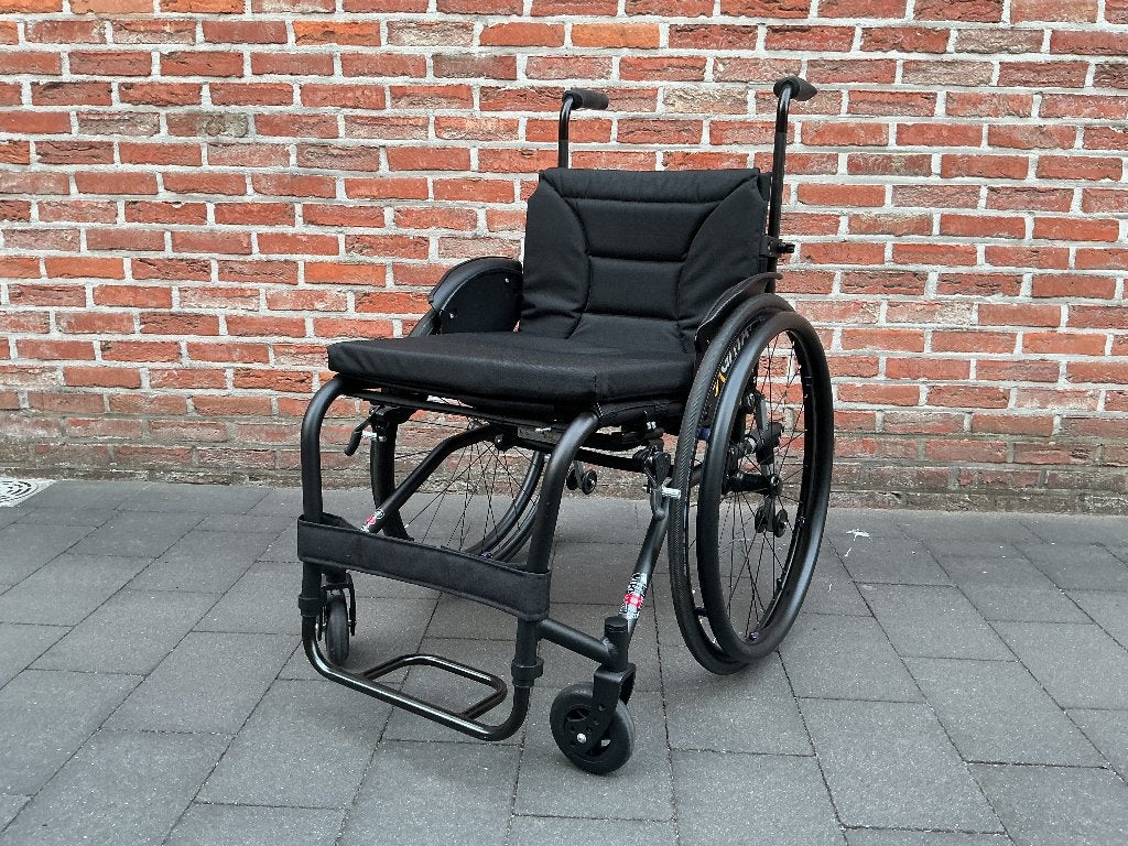Vermeiren Sagitta actieve rolstoel zwart zo goed als nieuw, Ophalen, Zo goed als nieuw, Handbewogen rolstoel