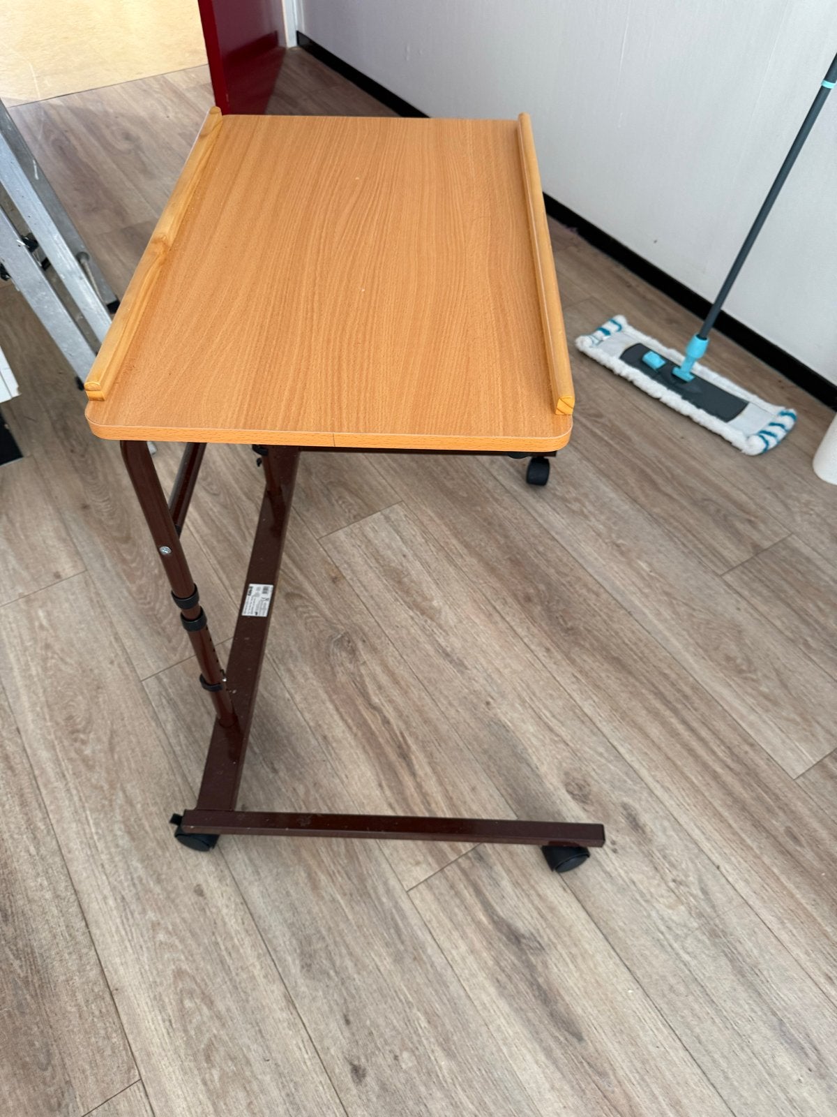 Verrijdbare bedtafel senioren bijzettafel/hoogte verstelbaar, Ophalen, Gebruikt