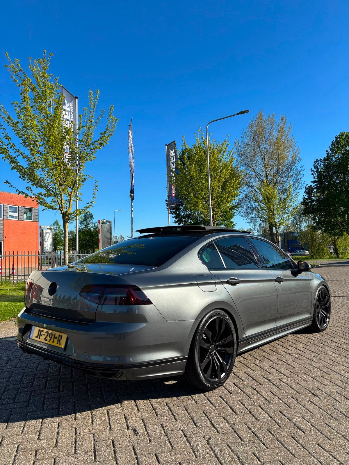 Foto 17 van Volkswagen Passat 1.6 TDI bwj 2016 sedan luxe uitvoering